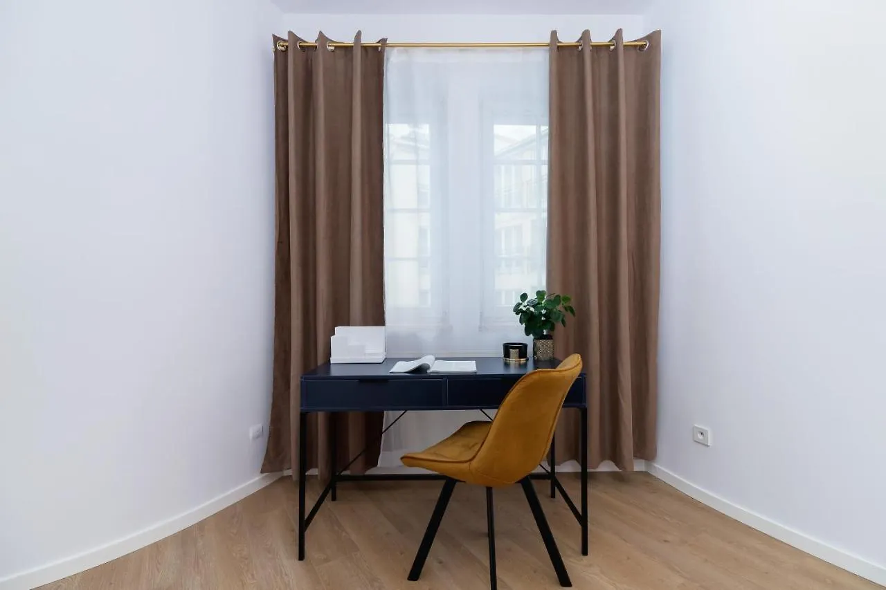 Old Town Dluga 48 Family Apartment By Noclegi Renters Krakow