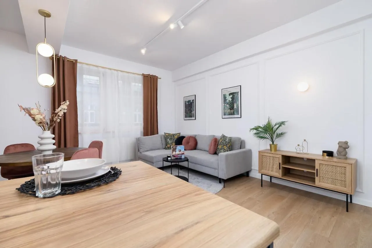 Old Town Dluga 48 Family Apartment By Noclegi Renters Krakow