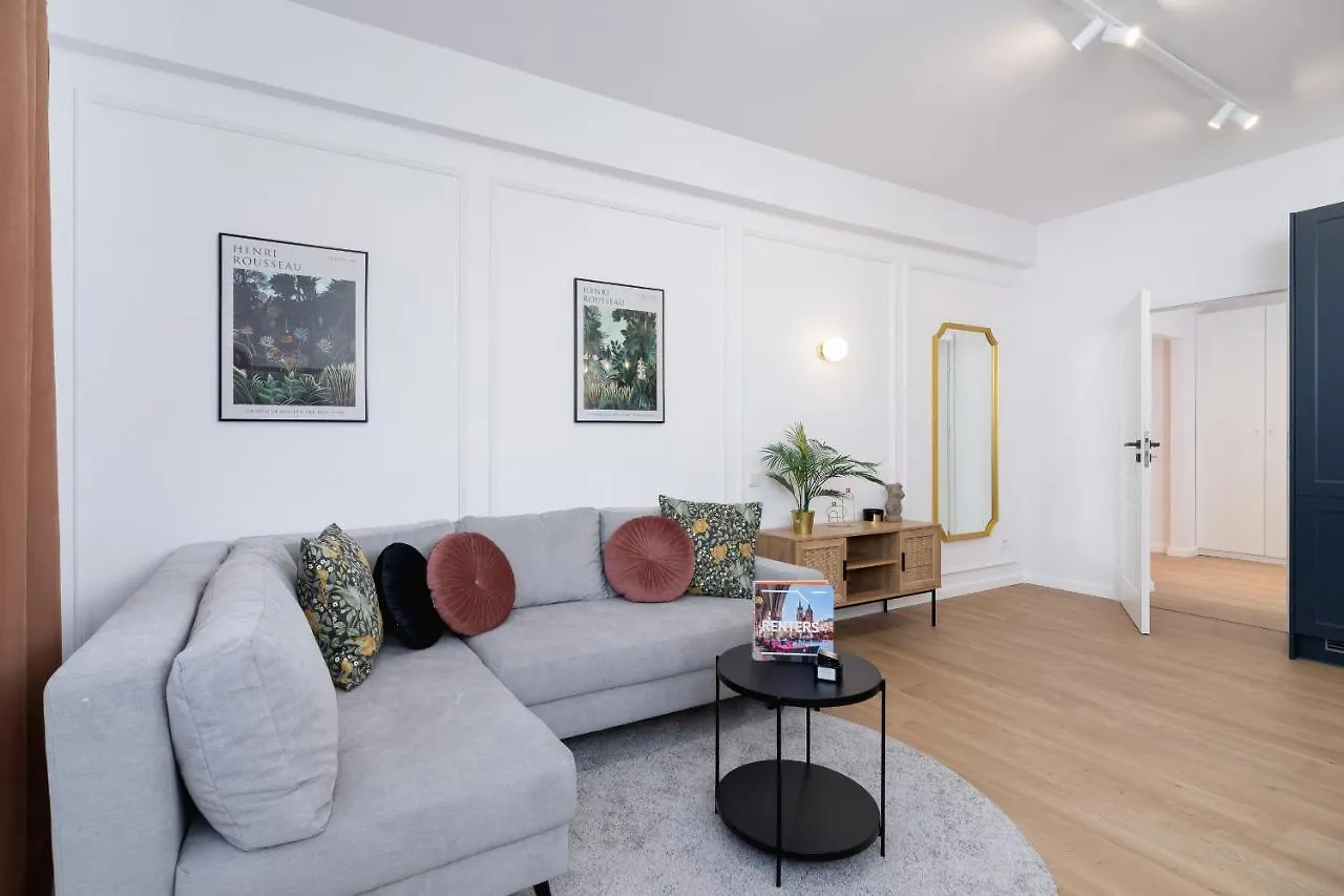 Old Town Dluga 48 Family Apartment By Noclegi Renters Krakow Poland