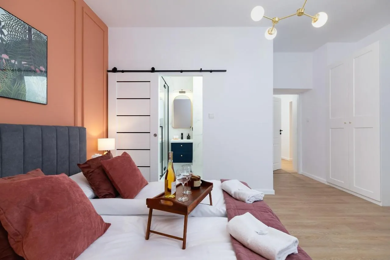 Old Town Dluga 48 Family Apartment By Noclegi Renters Krakow